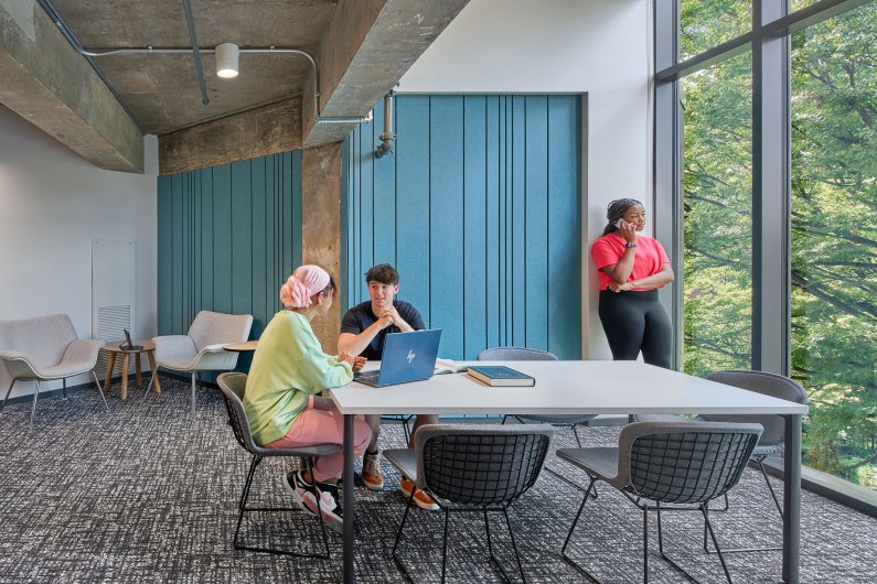 Acoustic Wool Felt Wall Panel (Rille) installed in education lounge space